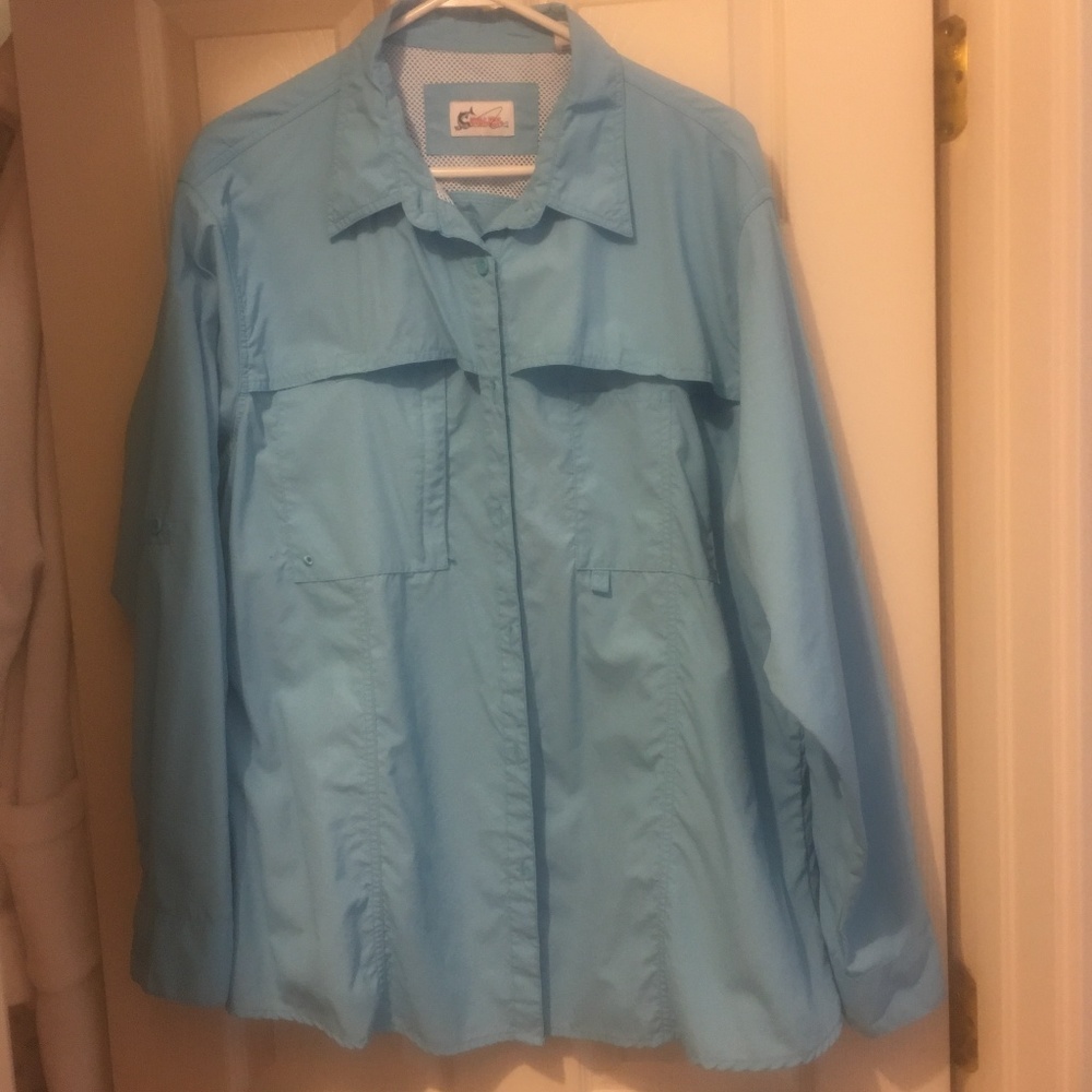 World Wide Sportsman Women's Button Down Shirt